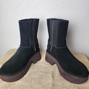 Stylish Black Women's Boots